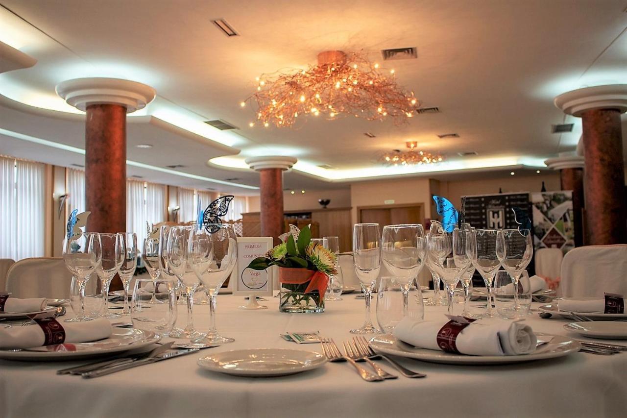Hotel Helmantico Villares de la Reina Екстер'єр фото