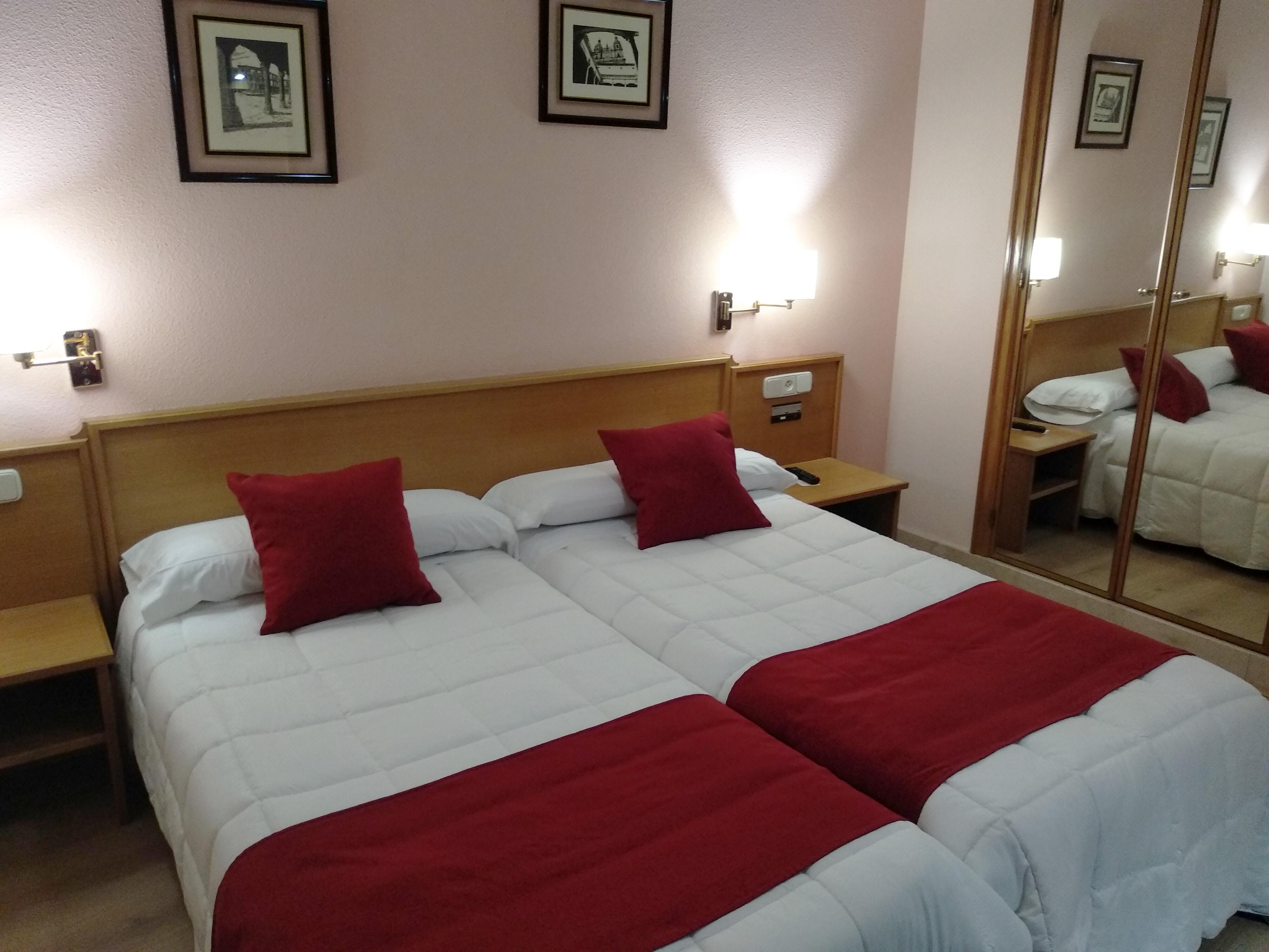 Hotel Helmantico Villares de la Reina Екстер'єр фото