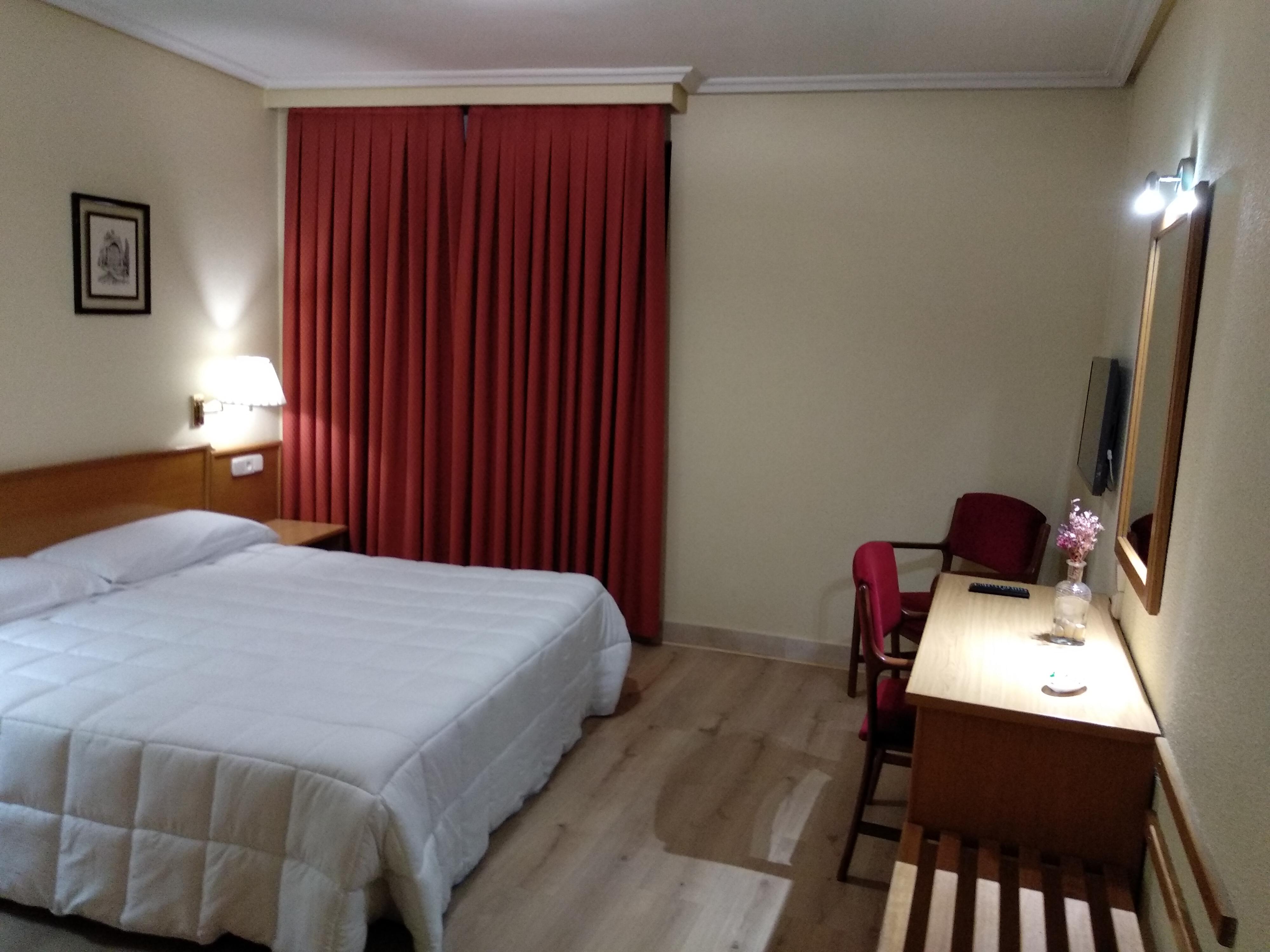 Hotel Helmantico Villares de la Reina Екстер'єр фото