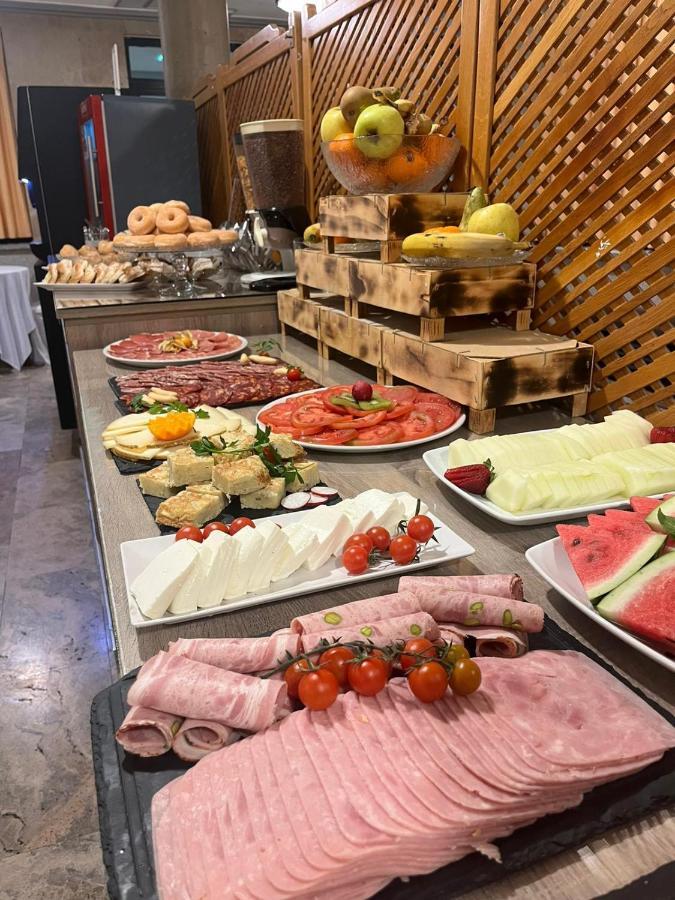Hotel Helmantico Villares de la Reina Екстер'єр фото