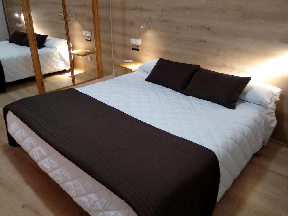 Hotel Helmantico Villares de la Reina Екстер'єр фото