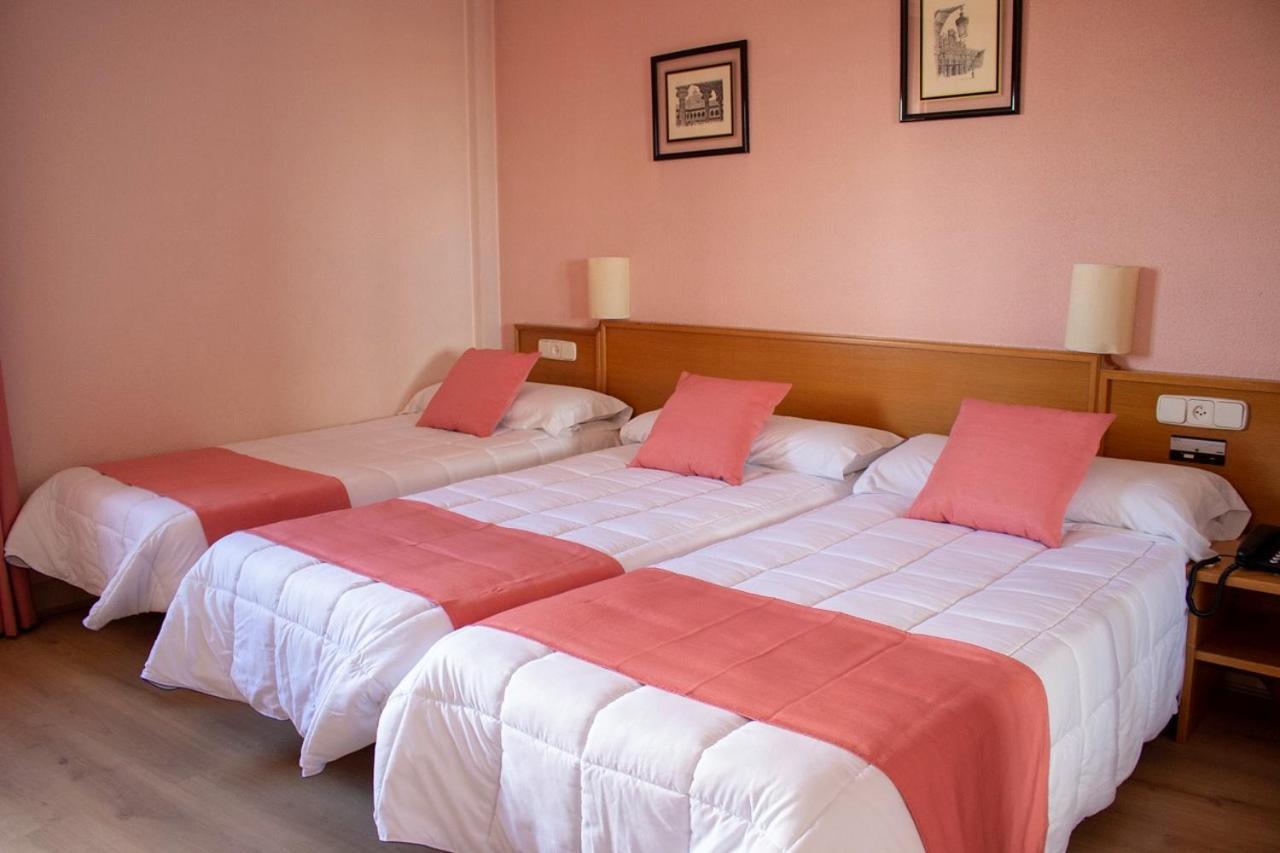 Hotel Helmantico Villares de la Reina Номер фото