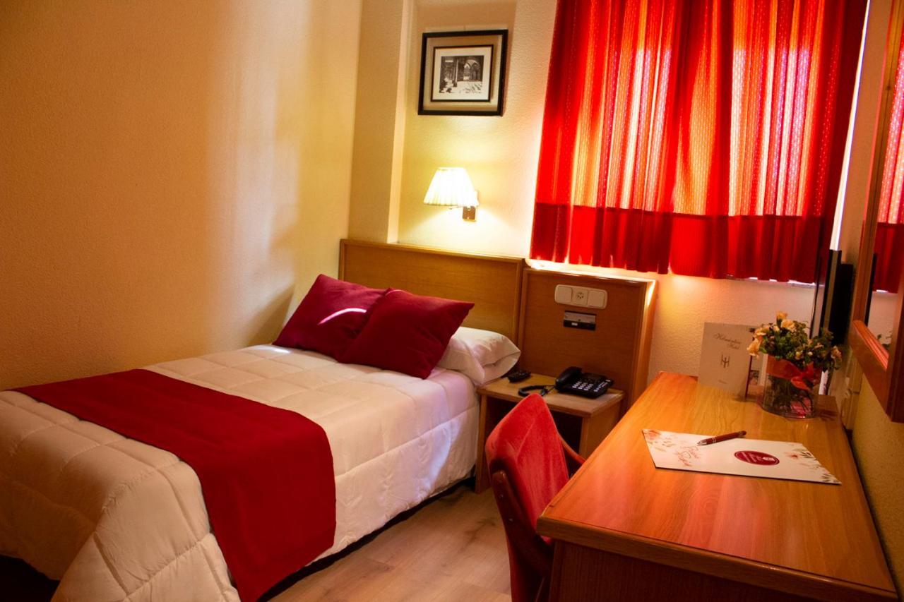 Hotel Helmantico Villares de la Reina Номер фото