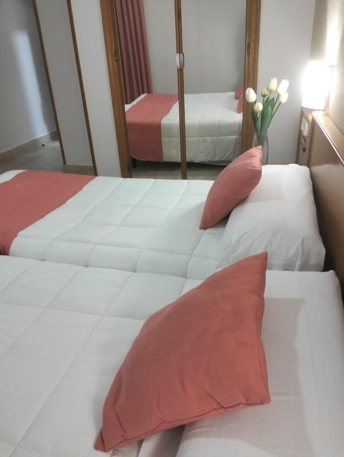 Hotel Helmantico Villares de la Reina Екстер'єр фото