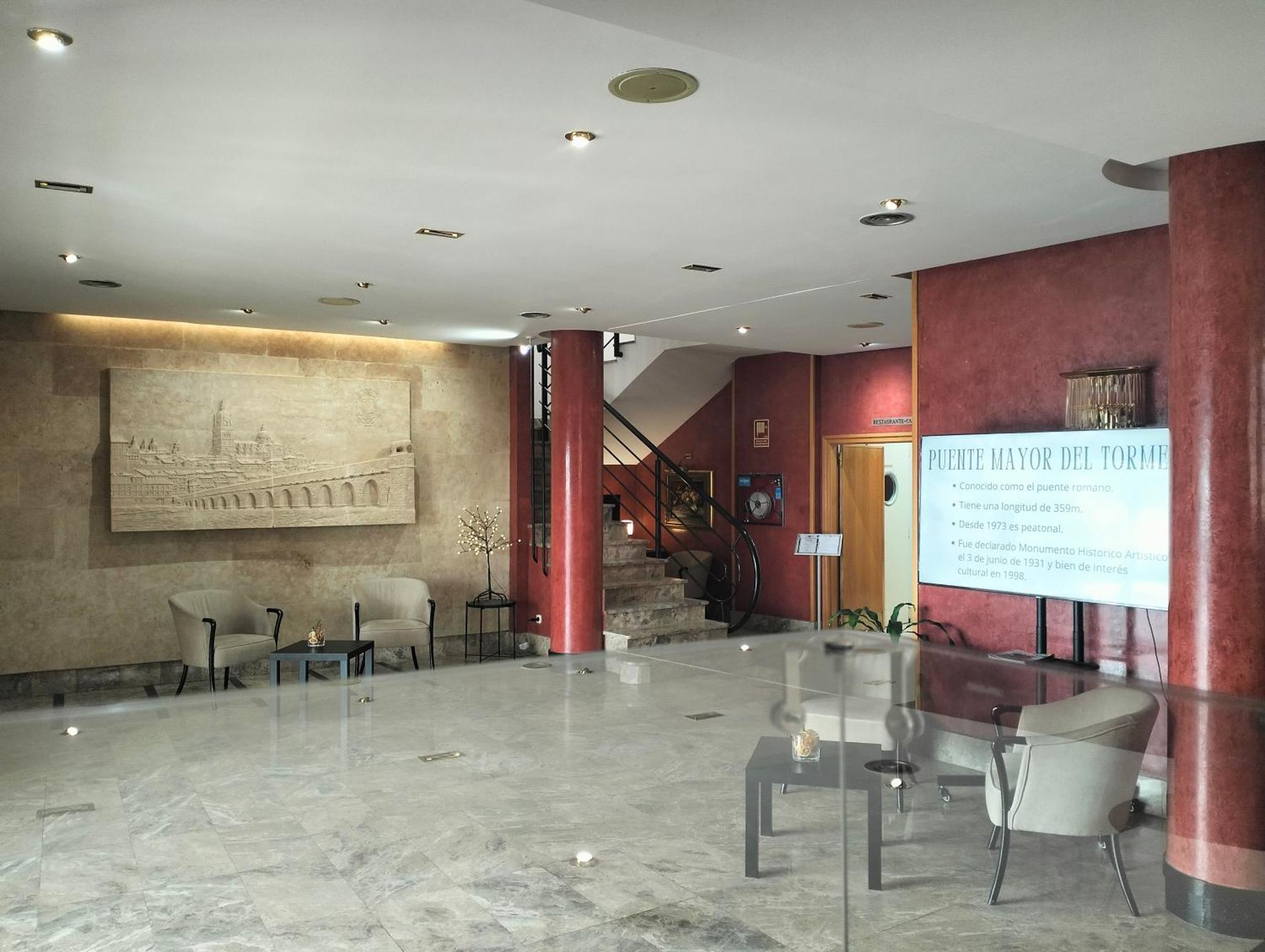 Hotel Helmantico Villares de la Reina Екстер'єр фото